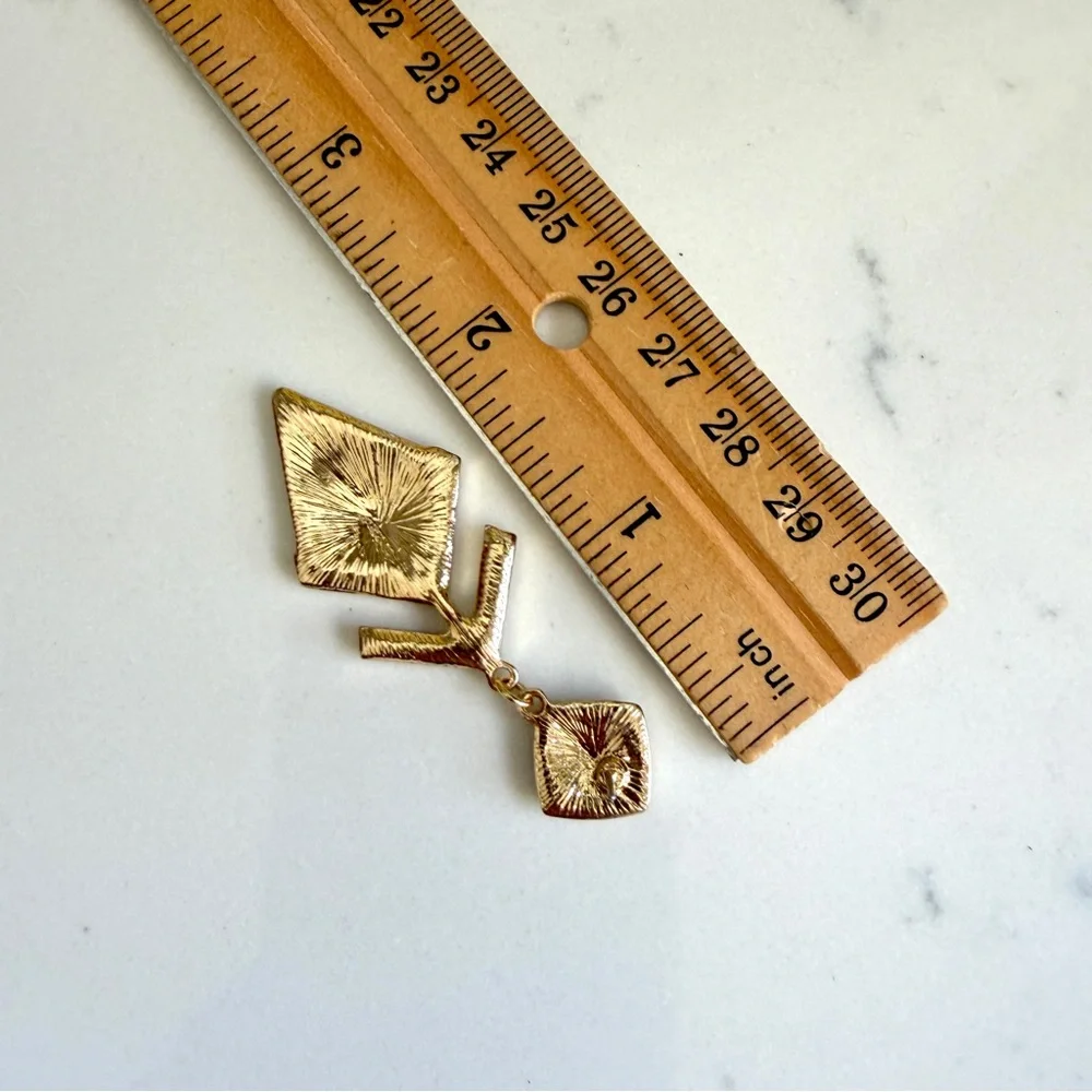 3/$22🩶 FLAWED Gold Dark Red Art Deco Earrings Geo Rhinestone Vintage Style